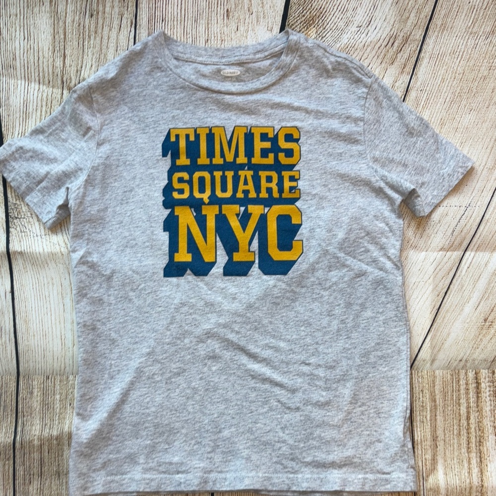 Old Navy Gray T-Shirt with Times Square NYC Print